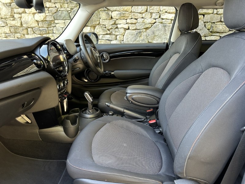 2023 (72) MINI HATCHBACK 1.5 Cooper Classic 3dr Auto 5264725