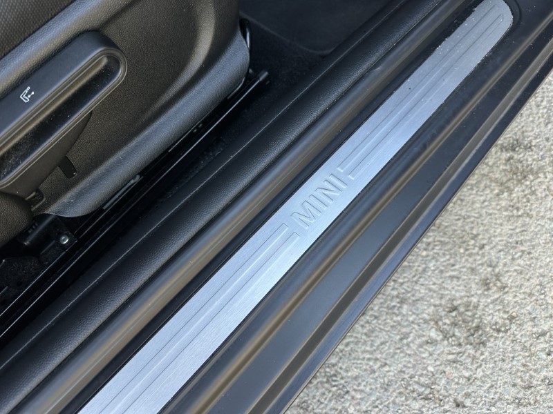 2023 (72) MINI HATCHBACK 1.5 Cooper Classic 3dr Auto 5264706