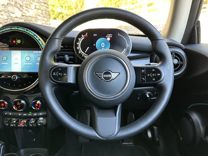 2023 (72) MINI HATCHBACK 1.5 Cooper Classic 3dr Auto 5264710