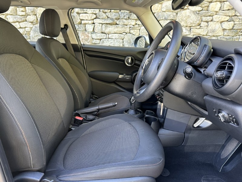 2018 (68) MINI HATCHBACK 1.5 Cooper II 5dr Auto 5282726