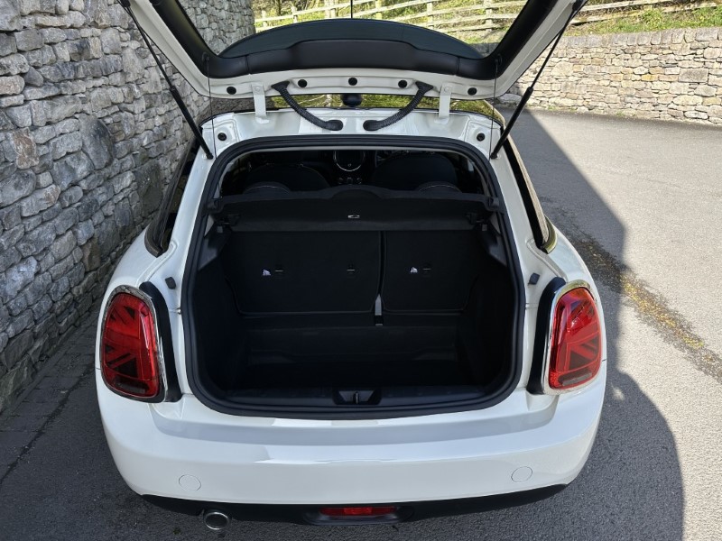 2018 (68) MINI HATCHBACK 1.5 Cooper II 5dr Auto 5282723