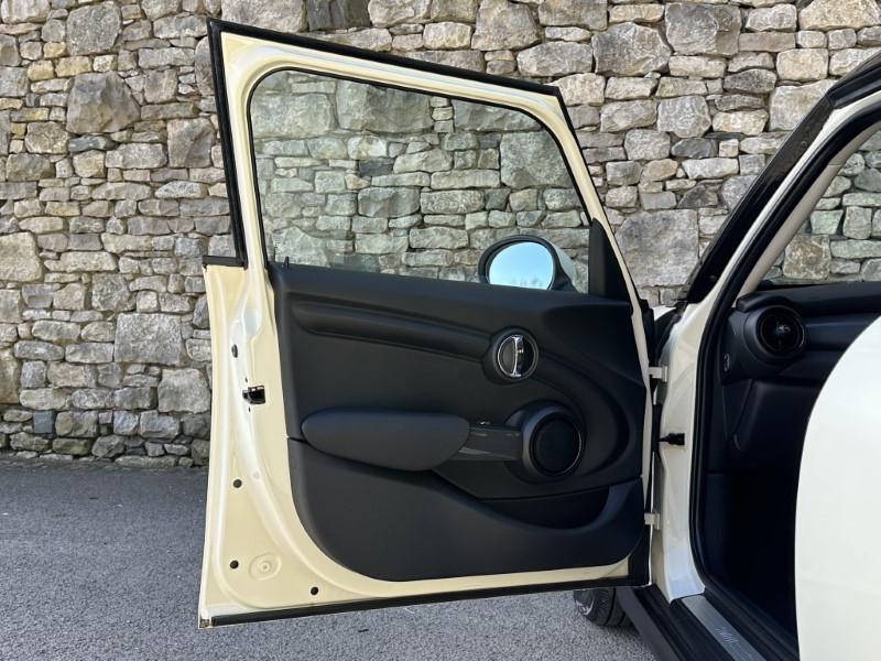 2018 (68) MINI HATCHBACK 1.5 Cooper II 5dr Auto 5282754