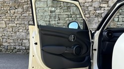 2018 (68) MINI HATCHBACK 1.5 Cooper II 5dr Auto 5282754