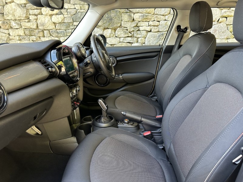 2018 (68) MINI HATCHBACK 1.5 Cooper II 5dr Auto 5282744