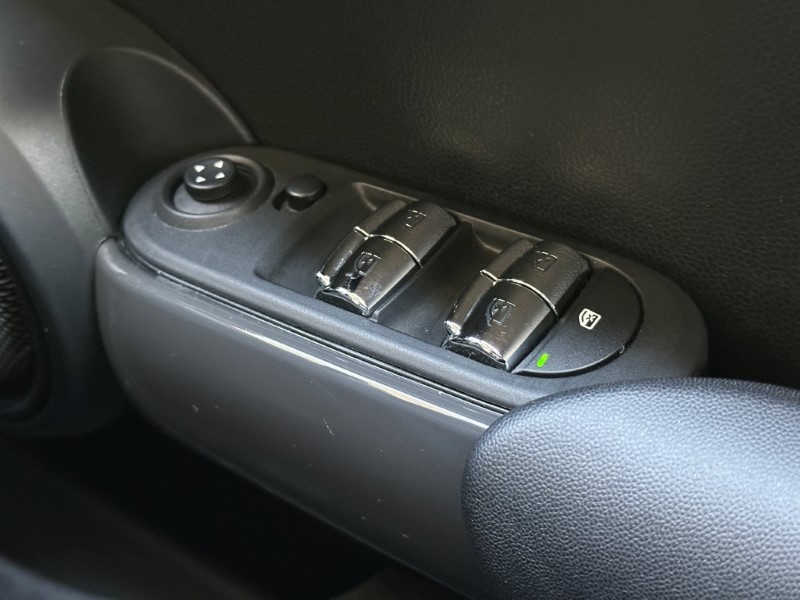 2018 (68) MINI HATCHBACK 1.5 Cooper II 5dr Auto 5282736