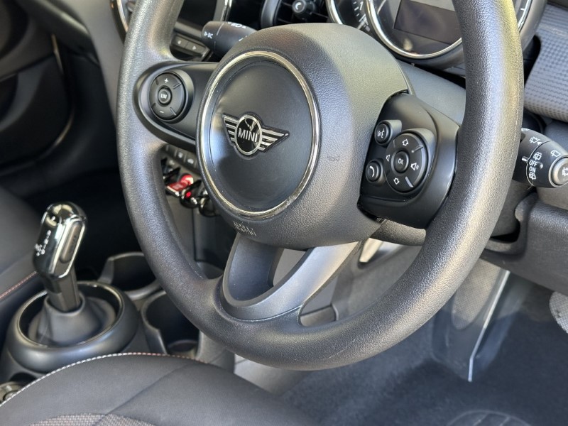 2018 (68) MINI HATCHBACK 1.5 Cooper II 5dr Auto 5282725