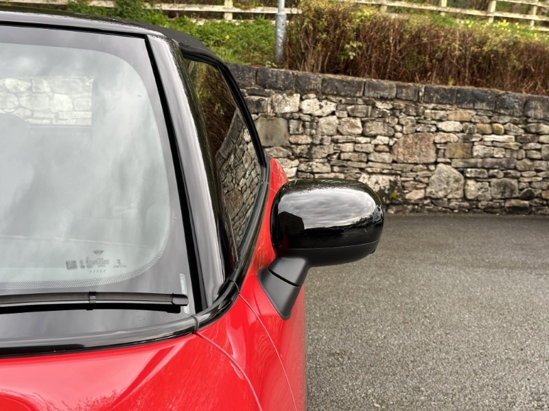 2025 (74) MINI COOPER 2.0 John Cooper Works Convertible  5292509