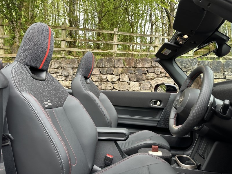 2025 (74) MINI COOPER 2.0 John Cooper Works Convertible  5292538