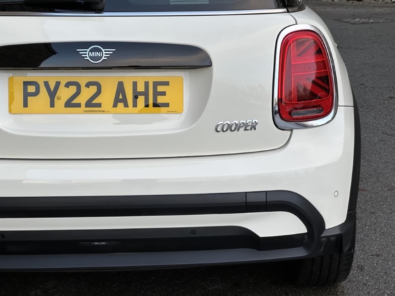 2022 (22) MINI HATCHBACK 1.5 Cooper Classic 3dr 5305931