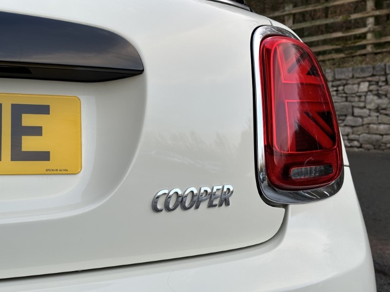 2022 (22) MINI HATCHBACK 1.5 Cooper Classic 3dr 5305932