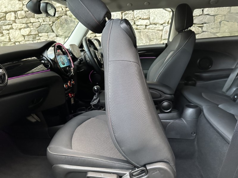 2022 (22) MINI HATCHBACK 1.5 Cooper Classic 3dr 5305964