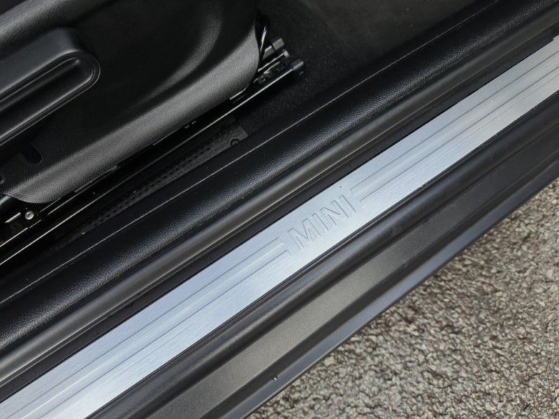 2022 (22) MINI HATCHBACK 1.5 Cooper Classic 3dr 5305938