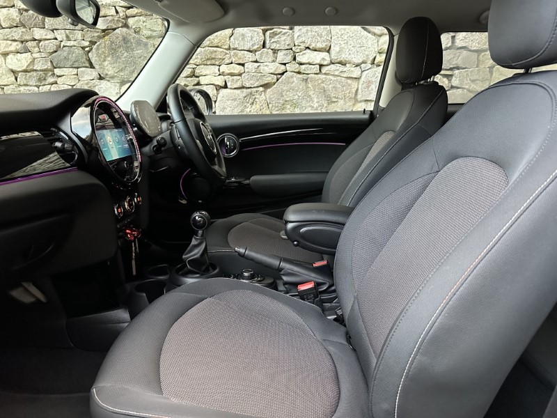 2022 (22) MINI HATCHBACK 1.5 Cooper Classic 3dr 5305958