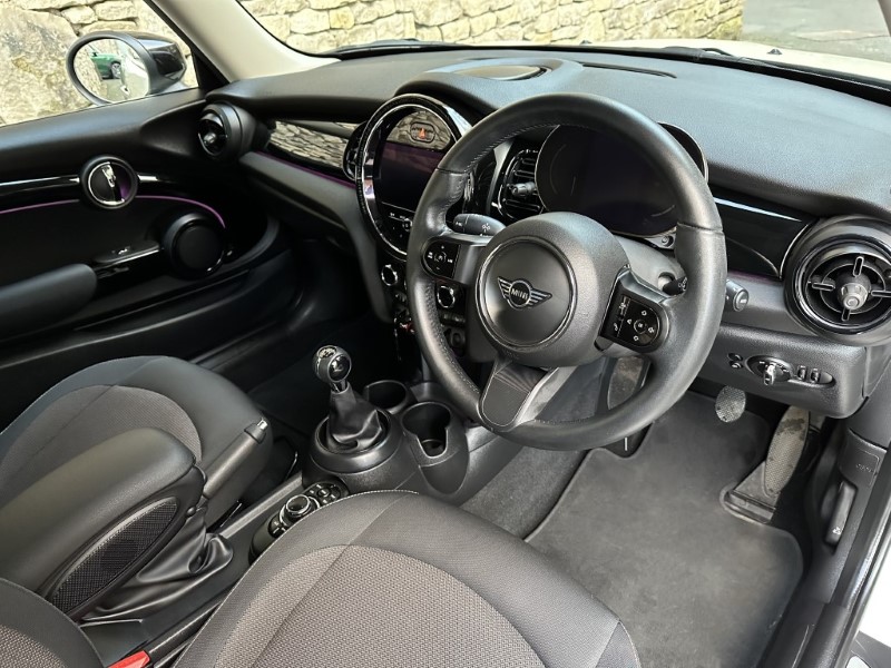 2022 (22) MINI HATCHBACK 1.5 Cooper Classic 3dr 5305935