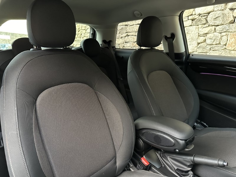 2022 (22) MINI HATCHBACK 1.5 Cooper Classic 3dr 5305937