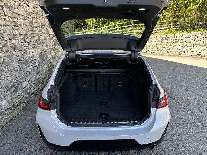 2023 (23) BMW 3 SERIES 320i M Sport 5dr Touring  5334395