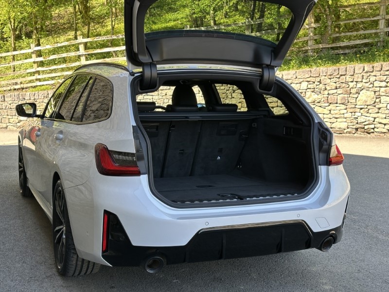 2023 (23) BMW 3 SERIES 320i M Sport 5dr Touring  5334397