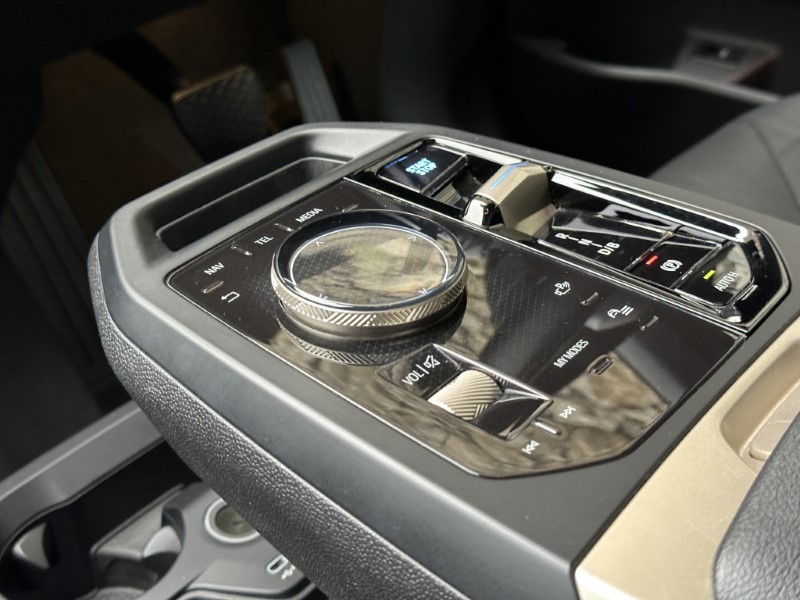 2022 (72) BMW iX xDrive40 M Sport Edition 5360182