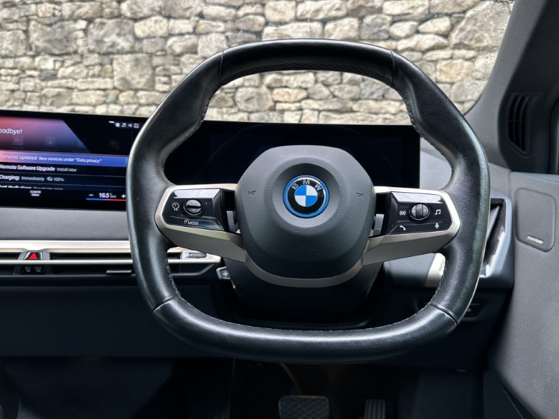 2022 (72) BMW iX xDrive40 M Sport Edition 5360193