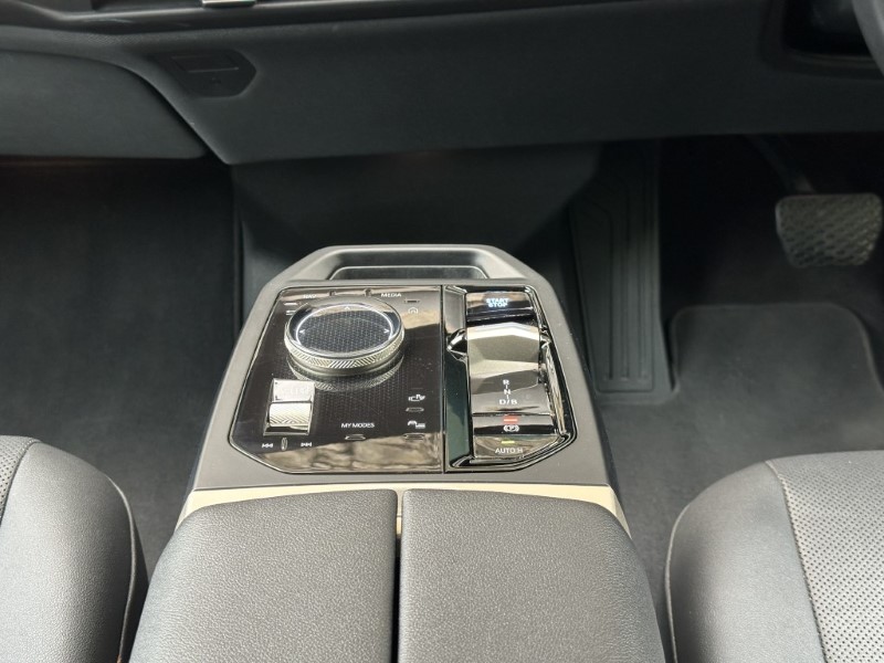 2022 (72) BMW iX xDrive40 M Sport Edition 5360195