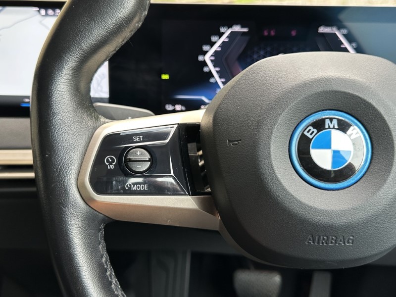 2022 (72) BMW iX xDrive40 M Sport Edition 5360175