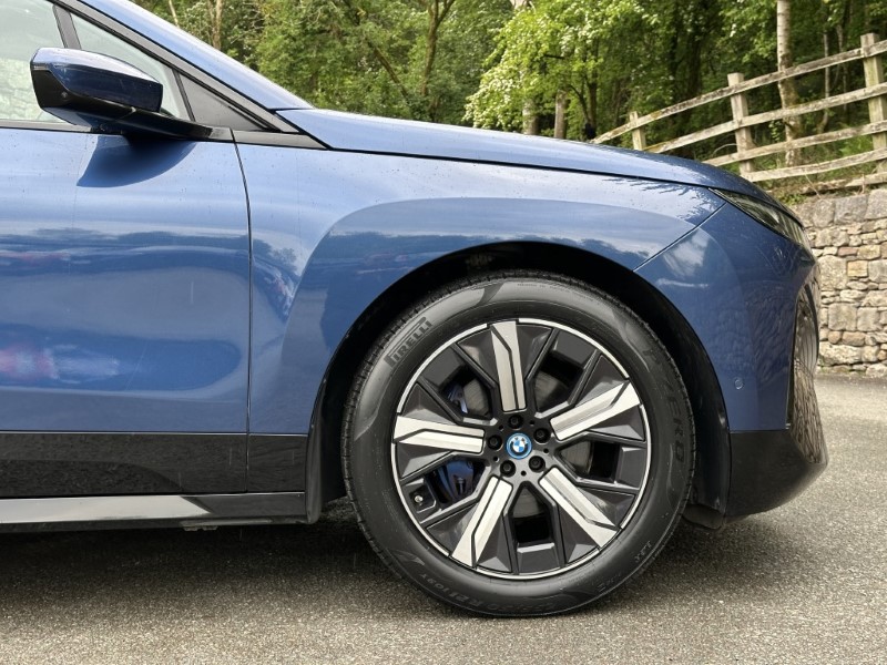 2022 (72) BMW iX xDrive40 M Sport Edition 5360216