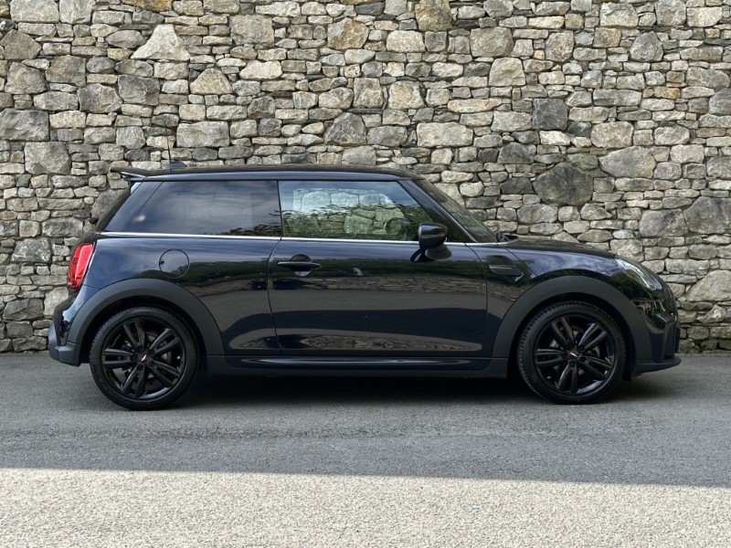 2022 (72) MINI HATCHBACK 1.5 Cooper Sport 3dr Auto 5357439