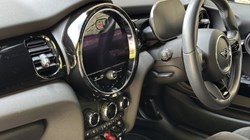 2022 (72) MINI HATCHBACK 1.5 Cooper Sport 3dr Auto 5357465