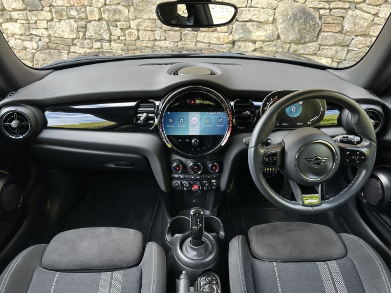 2022 (72) MINI HATCHBACK 1.5 Cooper Sport 3dr Auto 5357487