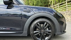 2022 (72) MINI HATCHBACK 1.5 Cooper Sport 3dr Auto 5357501