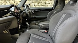 2022 (72) MINI HATCHBACK 1.5 Cooper Sport 3dr Auto 5357466