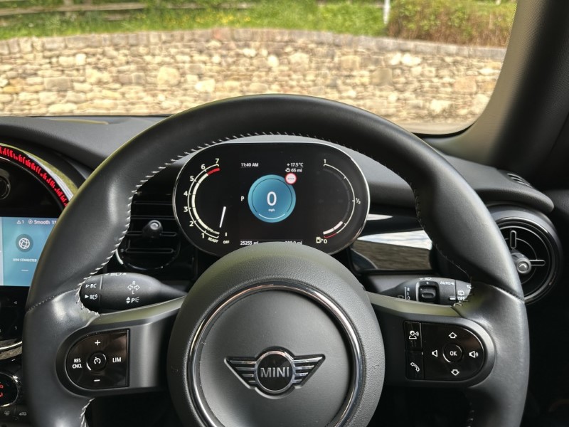 2022 (72) MINI HATCHBACK 1.5 Cooper Sport 3dr Auto 5357494