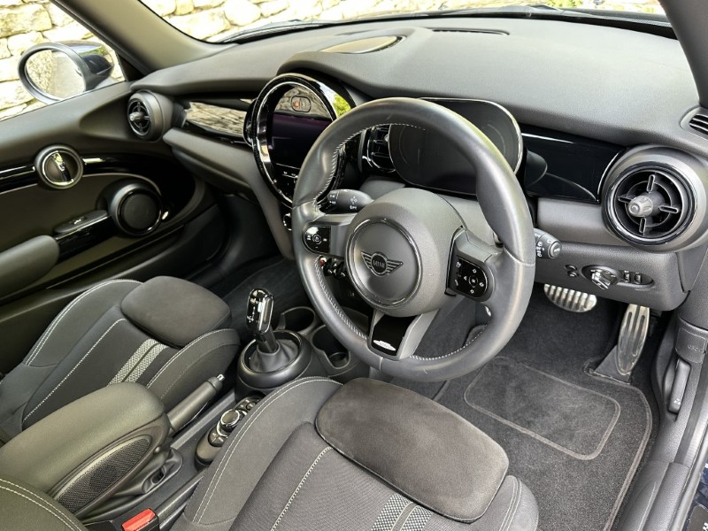 2022 (72) MINI HATCHBACK 1.5 Cooper Sport 3dr Auto 5357445