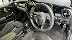 2022 (72) MINI HATCHBACK 1.5 Cooper Sport 3dr Auto 5357445