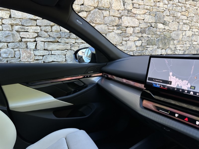 2025 (75) BMW 5 SERIES 520i M Sport Pro Saloon 5331512