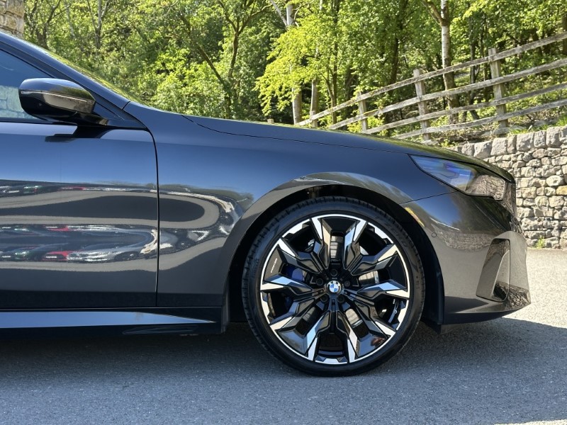 2025 (75) BMW 5 SERIES 520i M Sport Pro Saloon 5331568