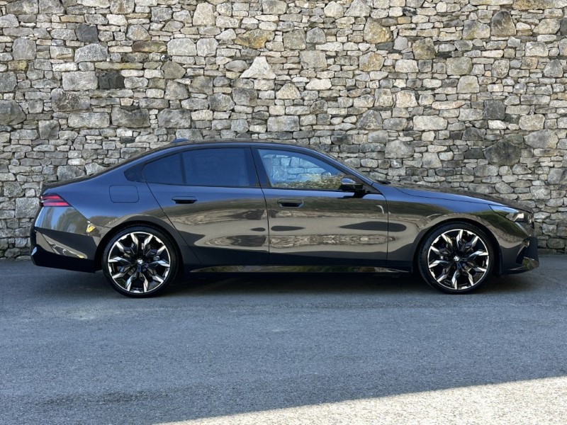 2025 (75) BMW 5 SERIES 520i M Sport Pro Saloon 5331499