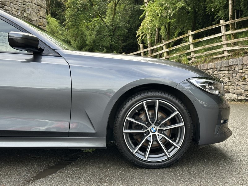 2021 (21) BMW 3 SERIES 320i Sport 5dr Touring  5434199