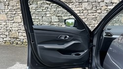 2021 (21) BMW 3 SERIES 320i Sport 5dr Touring 5434176