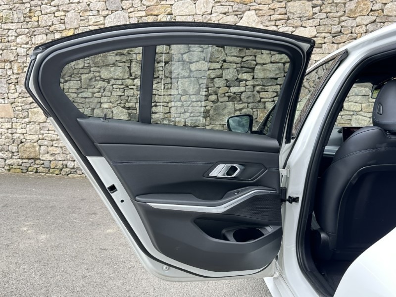 2024 (73) BMW 3 SERIES 320i M Sport 4dr Step Auto 5339658
