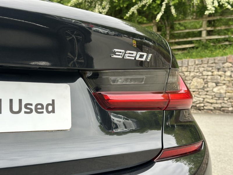 2021 (21) BMW 3 SERIES 320i xDrive M Sport 4dr Saloon 5376568