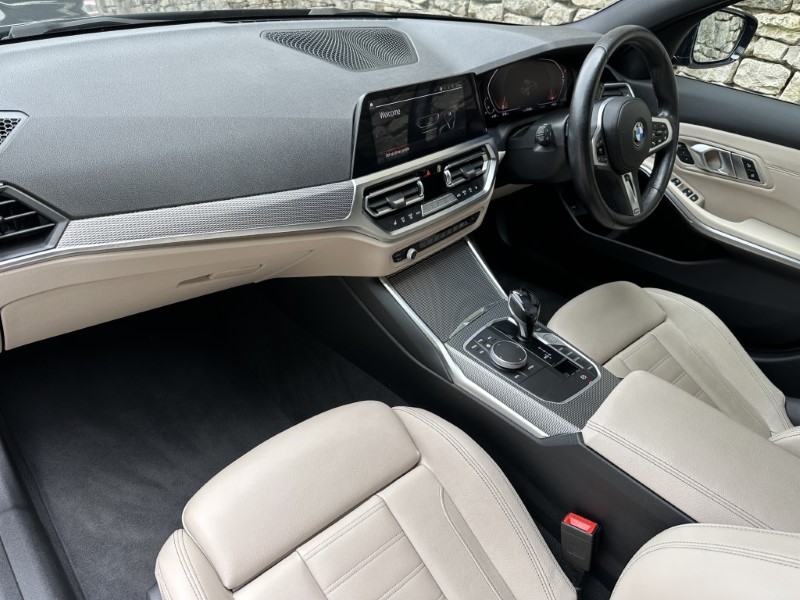 2021 (21) BMW 3 SERIES 320i xDrive M Sport 4dr Saloon 5376596