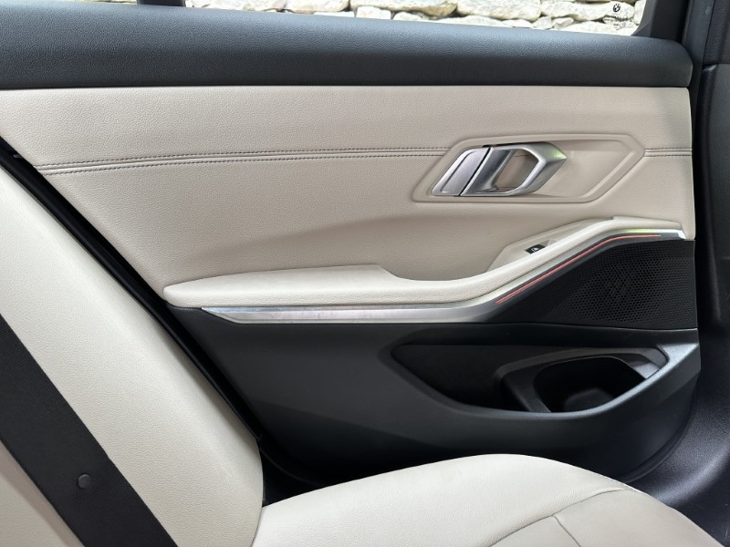 2021 (21) BMW 3 SERIES 320i xDrive M Sport 4dr Saloon 5376572