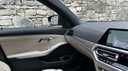 2021 (21) BMW 3 SERIES 320i xDrive M Sport 4dr Saloon 5376582