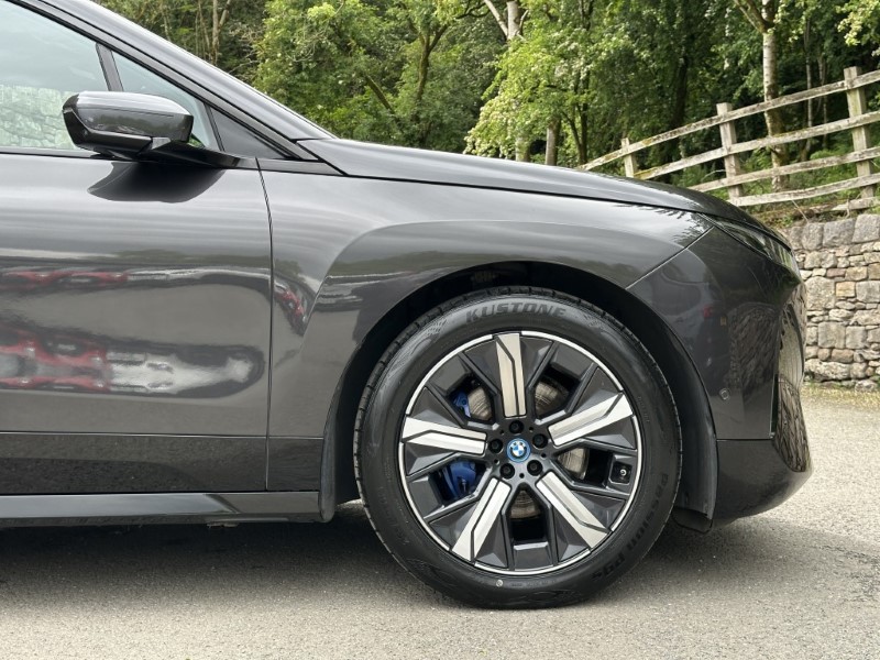 2022 (72) BMW iX xDrive40 M Sport Edition  5428282