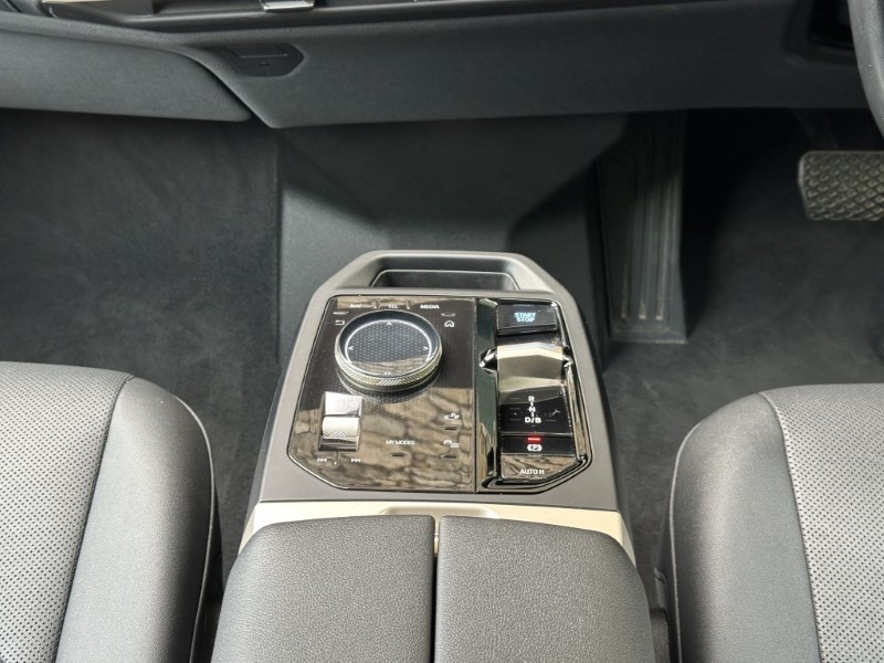 2022 (72) BMW iX xDrive40 M Sport Edition  5428266