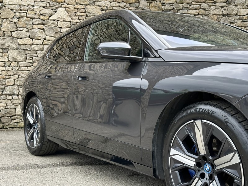 2022 (72) BMW iX xDrive40 M Sport Edition  5428284