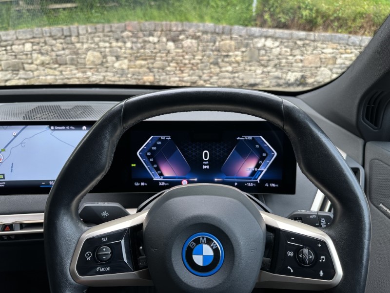 2022 (72) BMW iX xDrive40 M Sport Edition  5428273