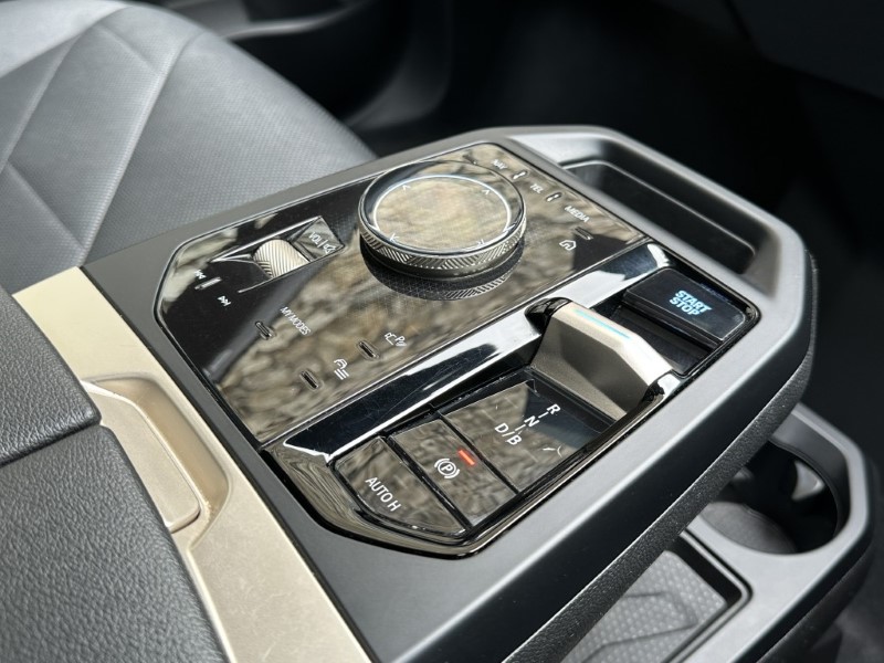 2022 (72) BMW iX xDrive40 M Sport Edition  5428227