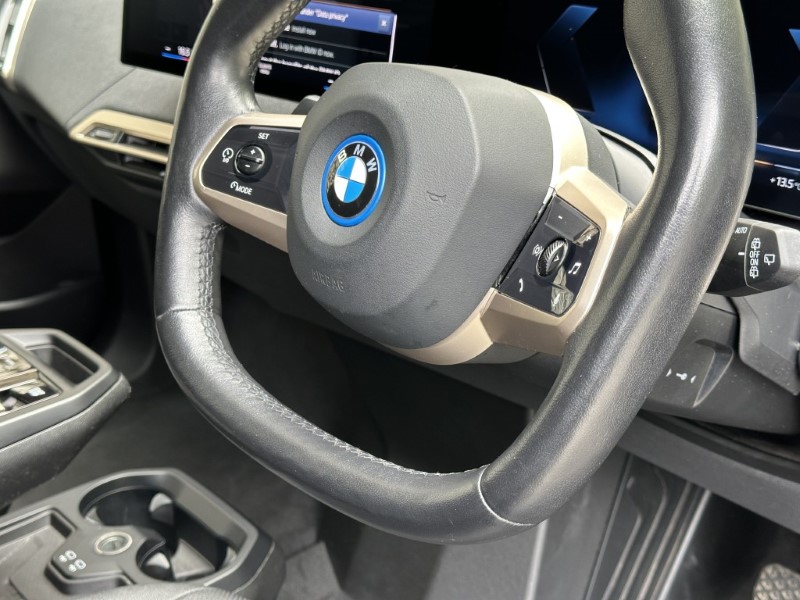 2022 (72) BMW iX xDrive40 M Sport Edition  5428224